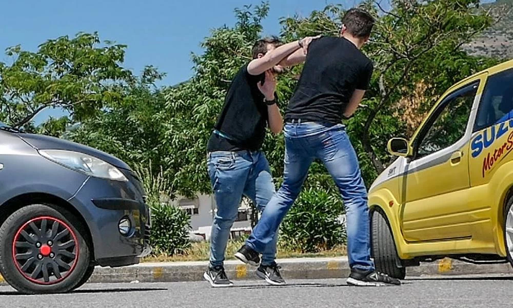 Θεσσαλονίκη: Πλακώθηκαν στο ξύλο για μια θέση πάρκινγκ